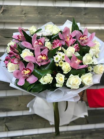 Букет цветов из: Розы и Хризантемы в Дор