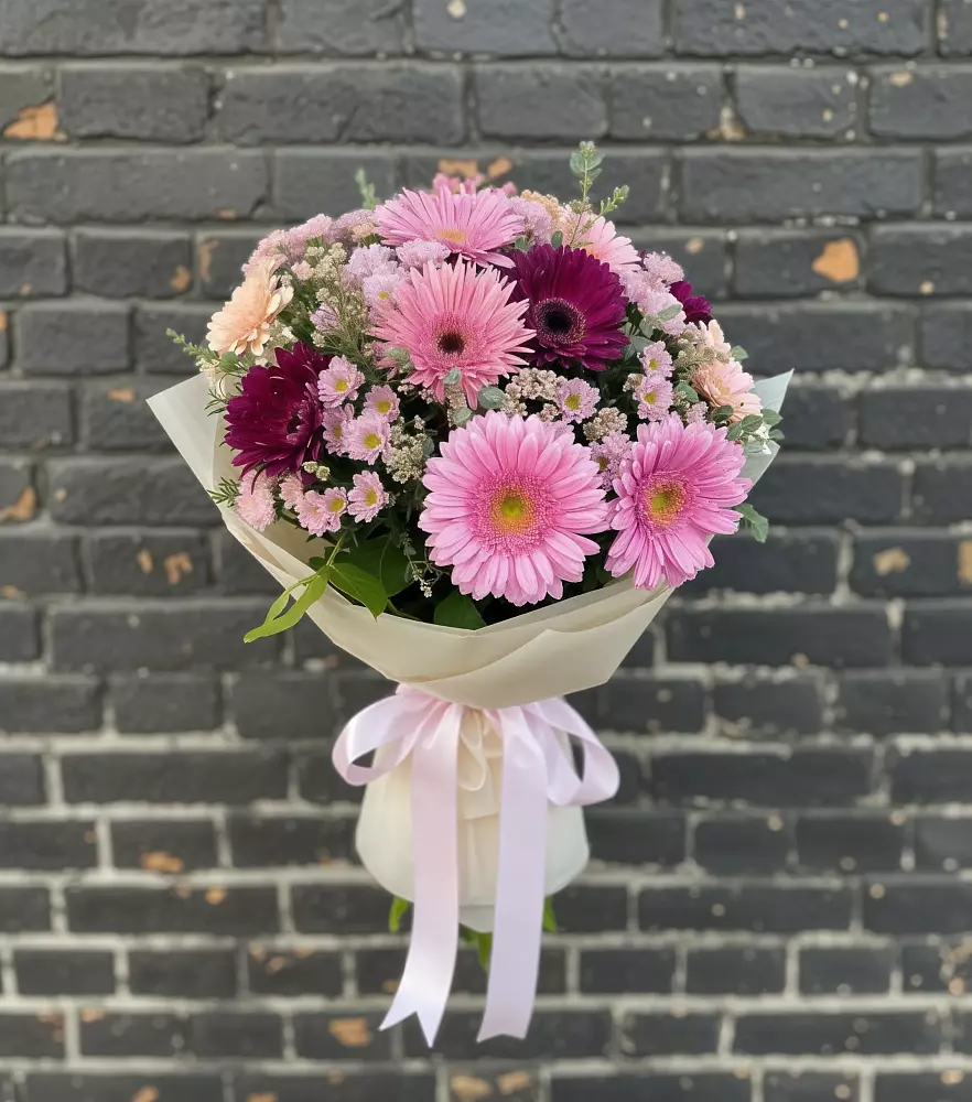 Букет цветов из: Герберы и Хризантемы в Дор