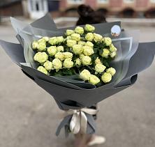 Букет Белые кустовые розы Солинеро в Дор
