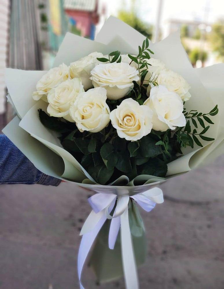 Букет Белые розы Проуд в Дор