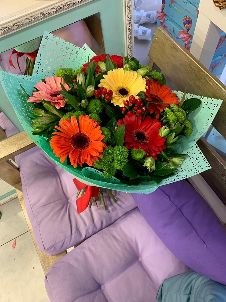 Букет цветов из: Герберы, Хризантемы и Альстромерии в Дор