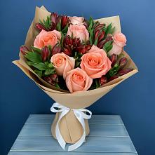 Букет цветов из:  Розы и Альстромерии в Дор