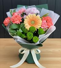 Букет цветов из:  Гвоздики, Розы, Герберы и Хризантемы #REPLACE_PRED# Дор