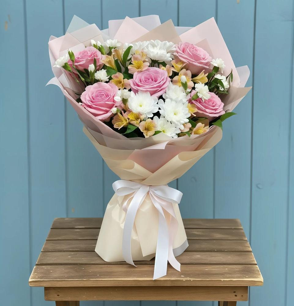 Букет цветов из: Гвоздики, Орхидеи и Розы в Дор