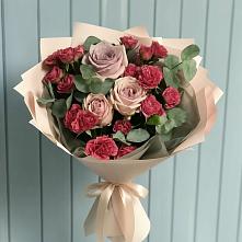 Букет цветов из:  Гвоздики и Розы в Дор