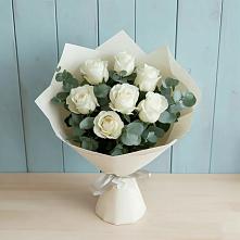 Букет Белые розы в Эвкалипте в Дор