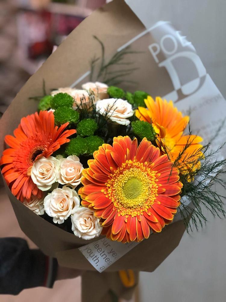 Букет цветов из: Герберы, Хризантемы и Розы в Дор