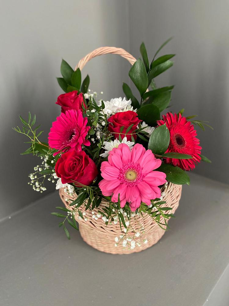 Цветочная композиция из Розы, Хризантемы и Герберы в корзине в Дор