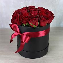 Цветочная композиция из Розы в шляпной коробке в Дор