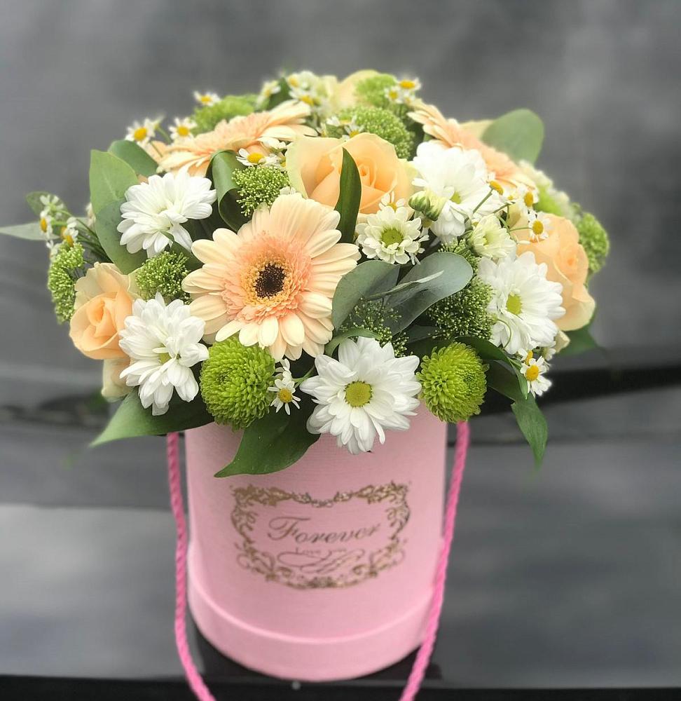 Цветочная композиция из Розы, Герберы и Хризантемы в шляпной коробке в Дор