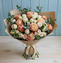 Букет цветов из:  Альстромерии и Розы в Дор