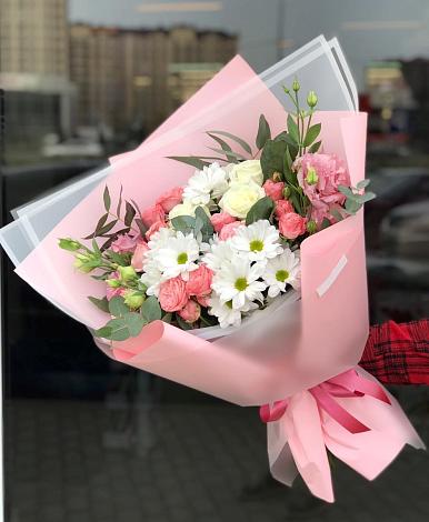Букет цветов из: Розы, Лизиантусы и Хризантемы в Дор